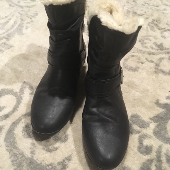 Ladies Booties - Picture 2 of 4